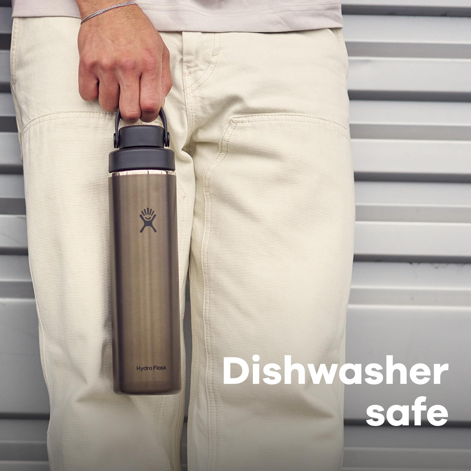 Hydro Flask Lightweight Wide Flex Chug Cap - Insulated Stainless Steel Water Bottle 32 Oz Garnet Red - Image 8